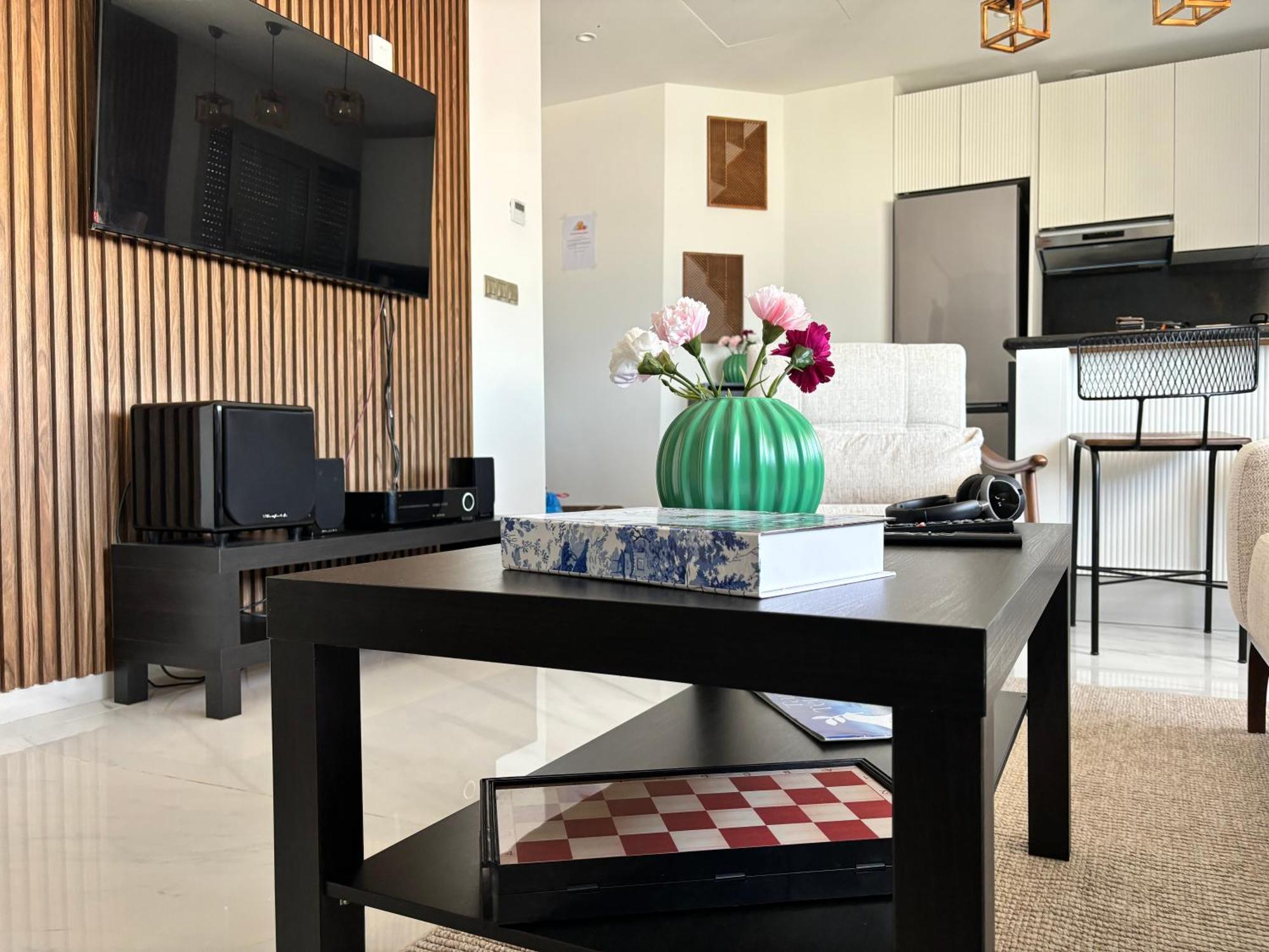 Marina View Residence Luxurious Studio Retreat With Stunning Ocean Views 1 Double Bedroom, 1 Convertible Couch Tanger Exteriör bild